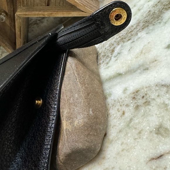 Vintage Gucci Leather Pouch Clutch - Picture 9 of 14